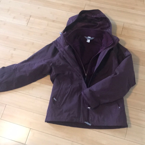 Performance jacket -water resistant EUC☔️ - Picture 2 of 6